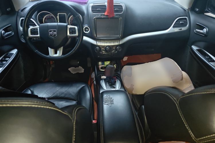 Used Dodge Journey 2013 2.4L Two-Wheel Drive Luxury Version
