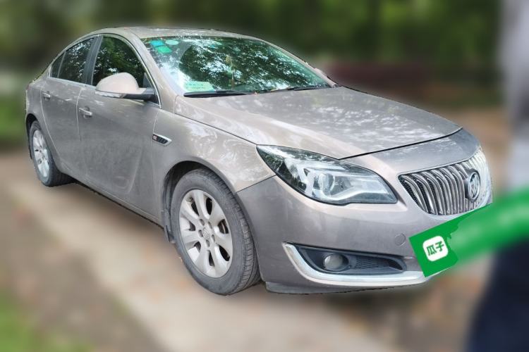 Used Buick Regal 2015 1.6T Leading Technology Model Front Right 45 Deg