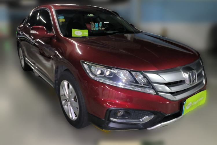 Used Honda Crosstour 2014 2.4L Luxury Edition Front Right 45 Deg
