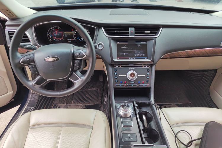 Used Ford Taurus 2015 EcoBoost 325 V6 Flagship Model Center Console