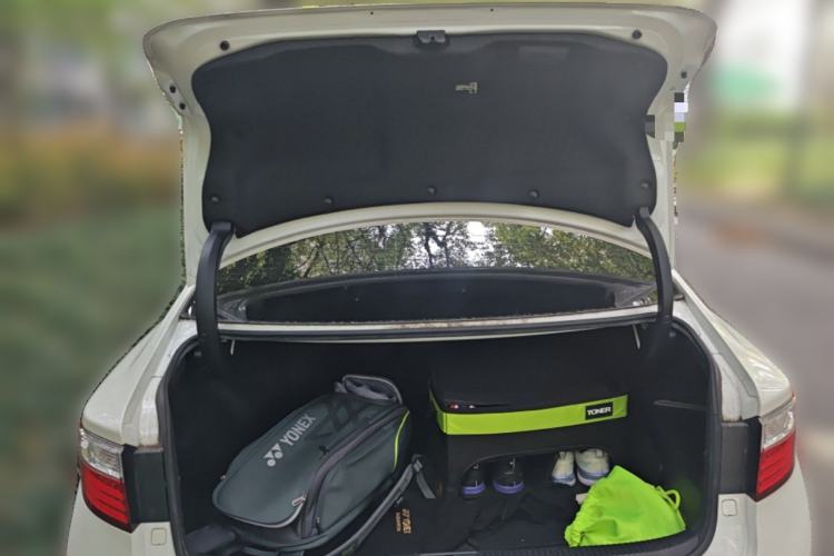 Used Lexus ES 2014 300h Elite Edition
