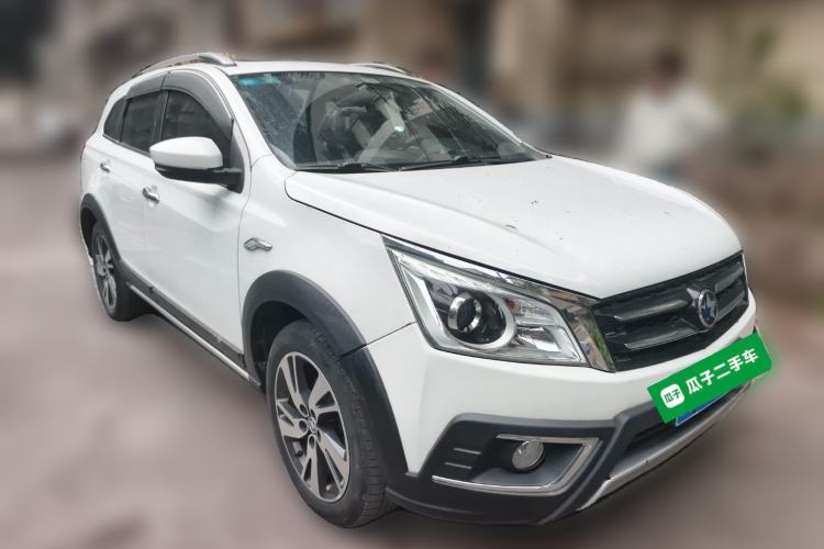 Used Venucia T70X 2015 2.0L CVT SmartFun Sport Edition