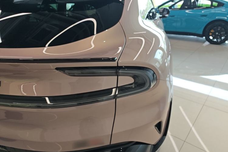 Used Xiaomi Auto YU7 2025 Ultra-Long Range High-Performance All-Wheel-Drive Max Edition
