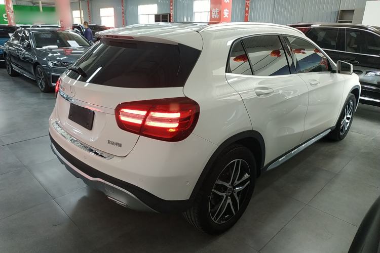 Used Mercedes-Benz GLA 2017 GLA 200 Fashion Model Rear Right 45 Deg