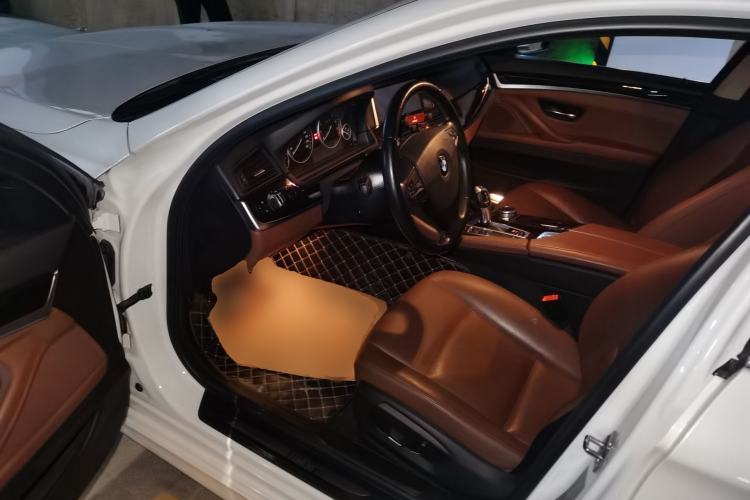 Used BMW 5 Series 2014 525Li Leading Model
