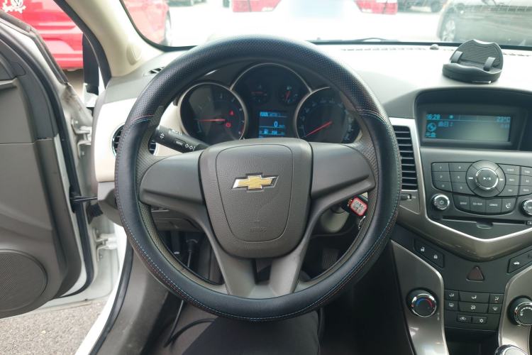 Used Chevrolet Cruze 2015 1.5L Classic SE MT Steering Wheel
