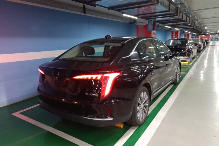 Used Hongqi E-QM5 2022 431 km Charge & Enjoy Edition