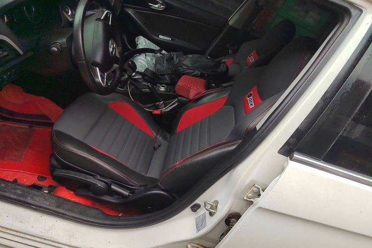 Used Soueast V5 Lingzhi 2016 plus 1.5L manual roll type