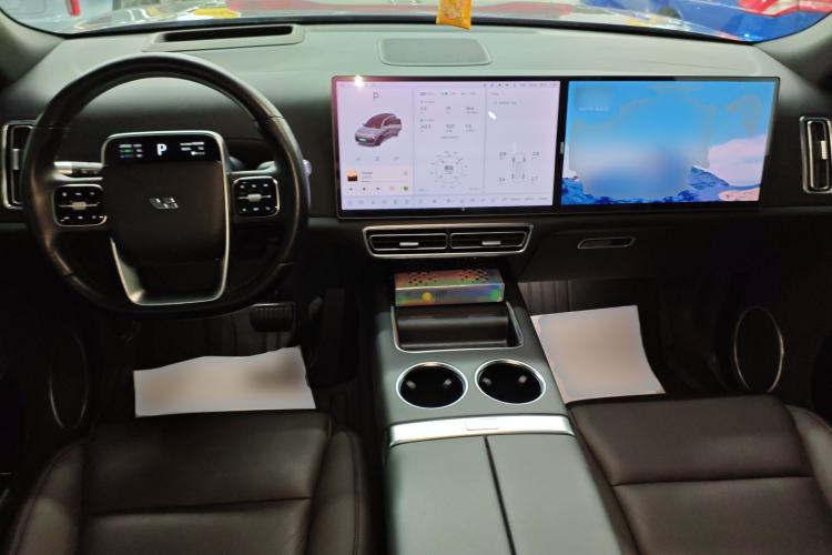 Used Li Auto L8 2023 Pro Model Center Console