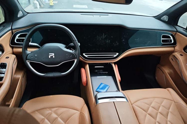 Used Rising R7 2023 Long-Lasting Screen King Edition Center Console