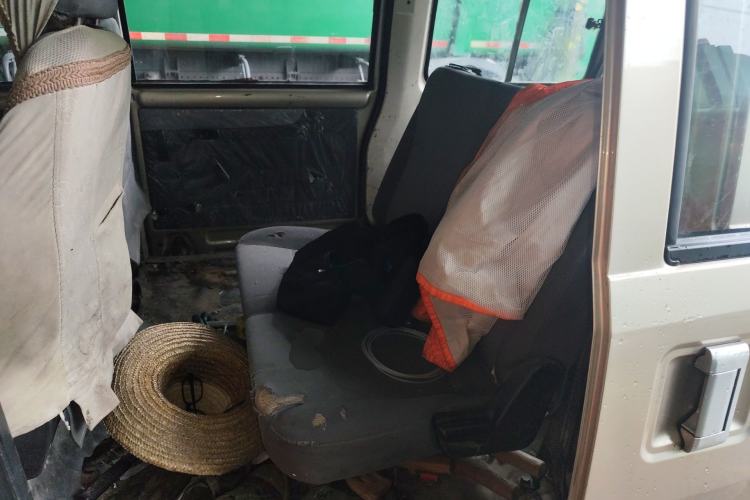 Used Wuling Rongguang 2017 1.5L Extended Basic Version Left Rear Seat