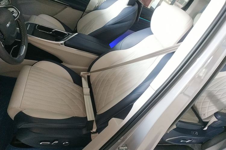 Used SAIC MAXUS G90 2022 2.0T Xingyun Seven-Seater Version Left Front Seat