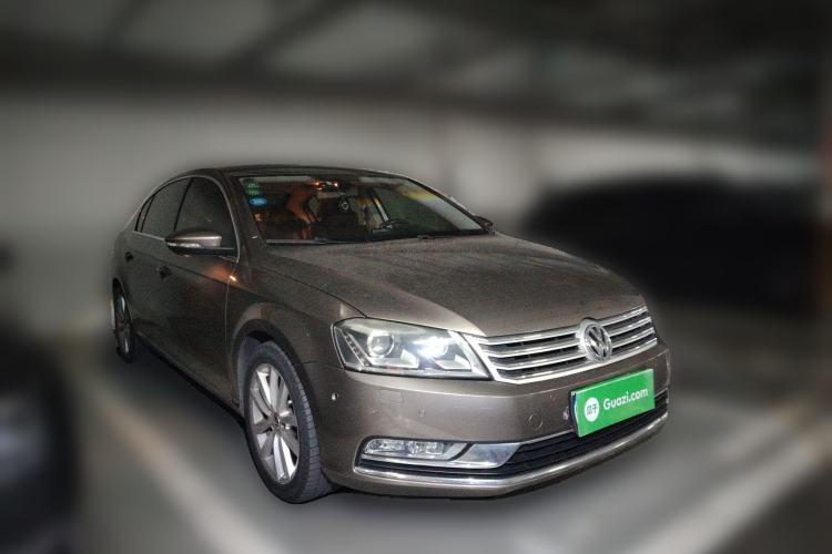 Used Volkswagen Magotan 2012 Facelift 1.8TSI Prestige Model Front Right 45 Deg