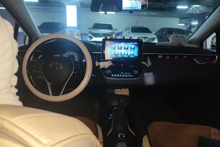 Used Toyota Corolla 2019 1.2T S-CVT GL-i Elite Edition Center Console