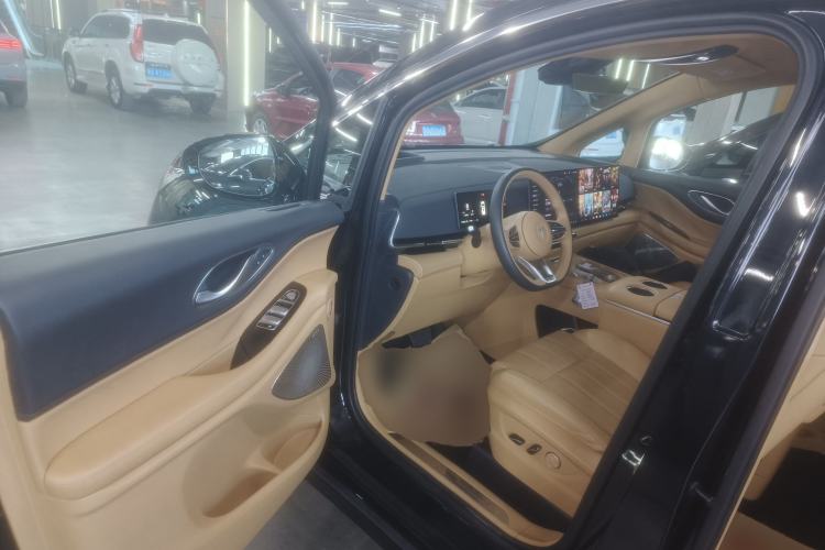 Used VOYAH Dream 2025 PHEV Four-Wheel Drive Prestige Kunpeng Edition
