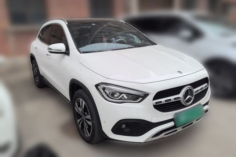 Used Mercedes-Benz GLA 2022 GLA 200 Front Right 45 Deg