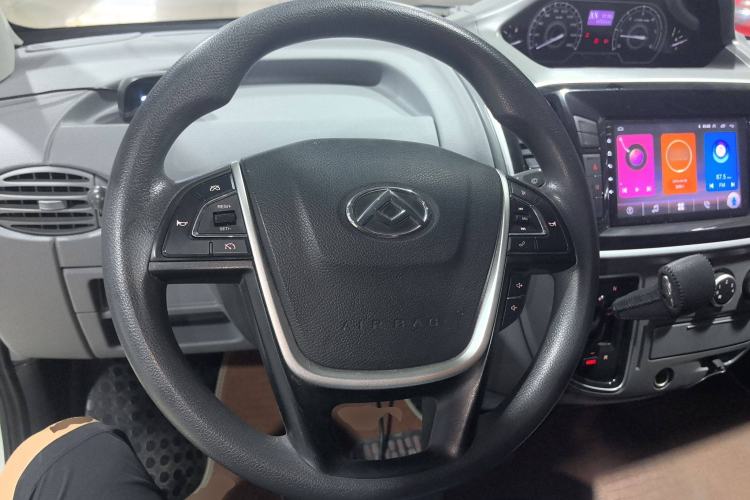 Used SAIC MAXUS Xintu V80 2021 2.0T PLUS AMT City Edition Short Wheelbase Ultra-Low Roof 5/6-Seater
