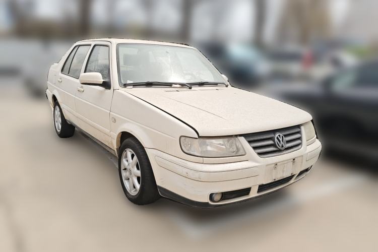 Used Volkswagen Jetta 2005 CIF Comfort Model Front Right 45 Deg