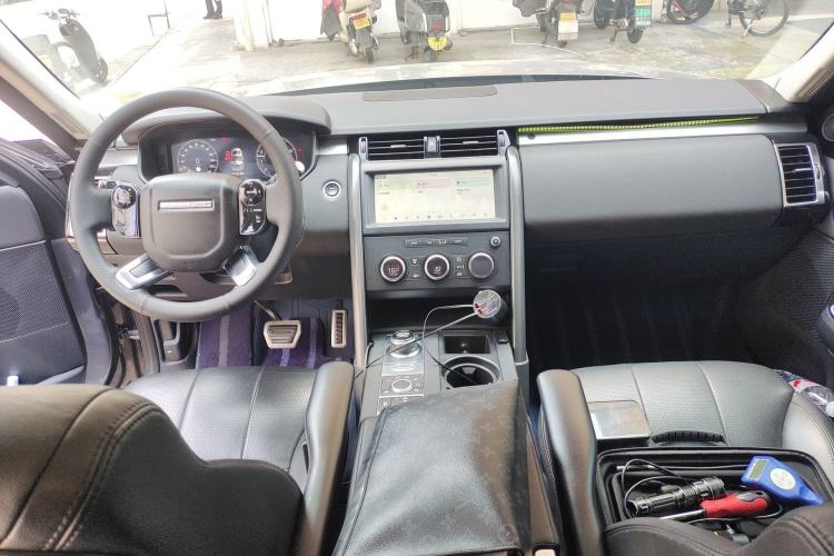 Used Land Rover Discovery 2020 3.0 SC V6 30th Anniversary Special Edition Center Console