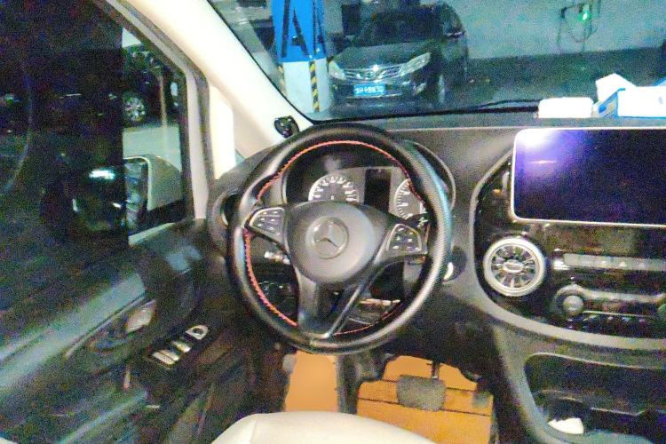 Used Mercedes-Benz Vito 2018 2.0T Elite Version 7 Seats China VI Emission Standard
