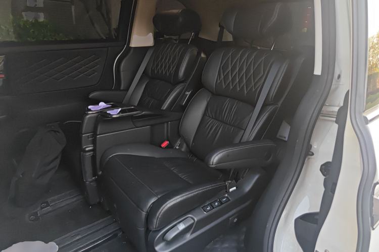 Used Honda Elysion 2019 2.0L Hybrid Supreme Edition
