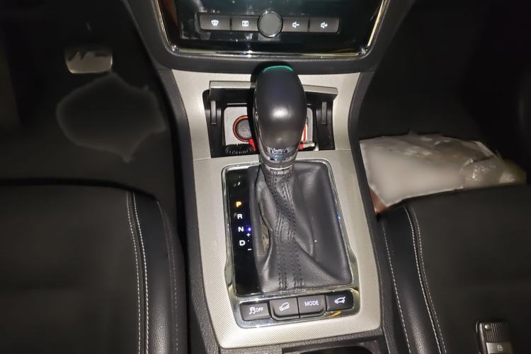 Used Roewe RX5 New Energy 2017 eRX5 50T Hybrid Connected Prestige Flagship Edition
