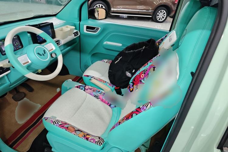 Used Wuling Hongguang MINIEV 2024 3rd Generation 215km Advanced Version Left Front Seat