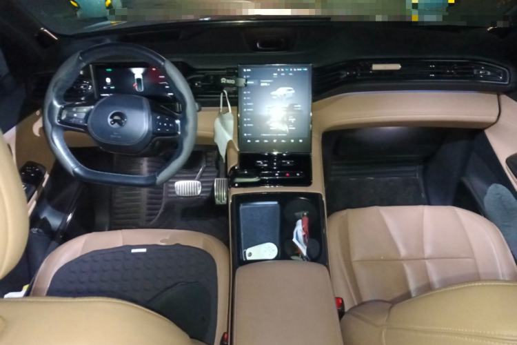 Used Nio ES8 2020 415 km Range 6-Seater Version Center Console