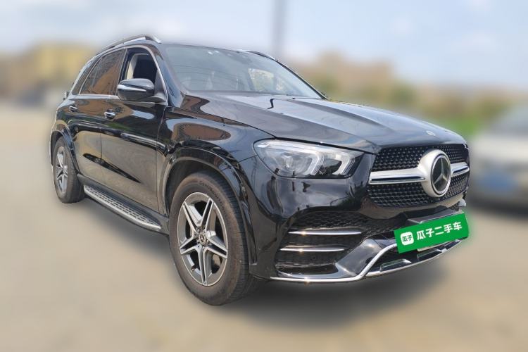 Used Mercedes-Benz GLE 2021 GLE 450 4MATIC Luxury Model Front Right 45 Deg