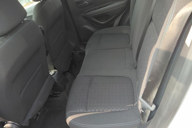 Used Chevrolet Trax 2016 1.4T Manual Two-Wheel Drive Comfort Version with Sunroof
