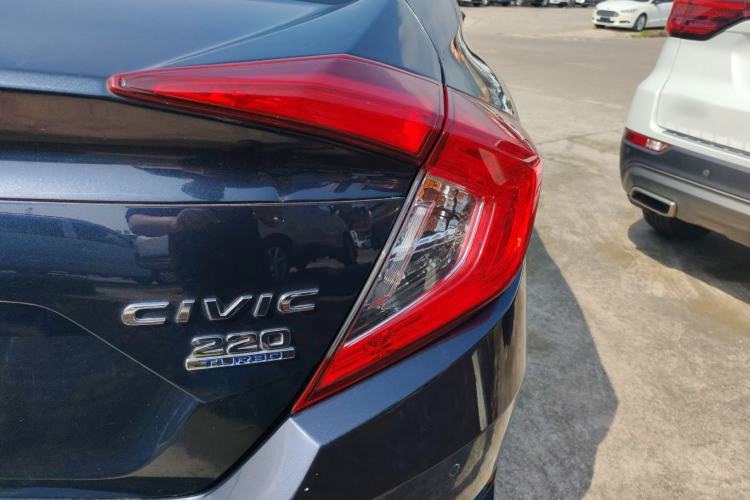 Used Honda Civic 2016 220TURBO CVT Luxury Edition
