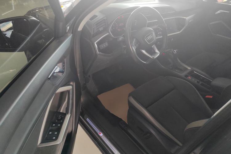 Used Audi Q3 2022 35 TFSI Fashion Dynamic Model
