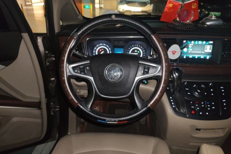 Used Buick GL8 2017 25S Prestige Version China V Standard Steering Wheel