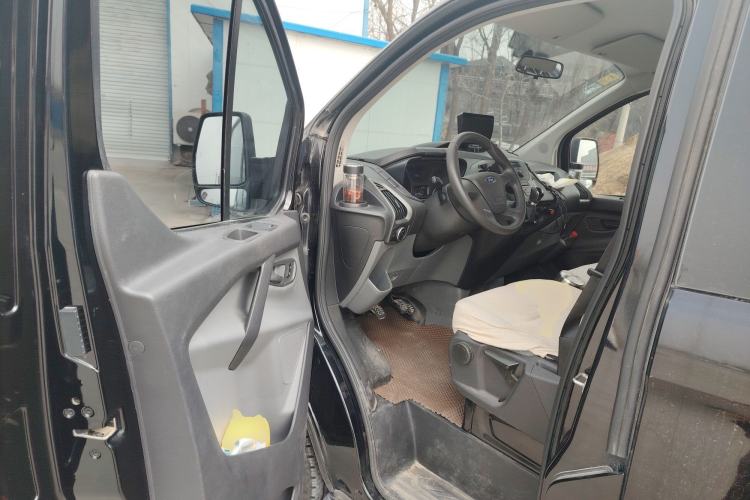 Used Ford Transit 2019 2.0T Diesel Multi-Purpose Commercial Vehicle Short Wheelbase Low Roof 6-Seater China VI Standard