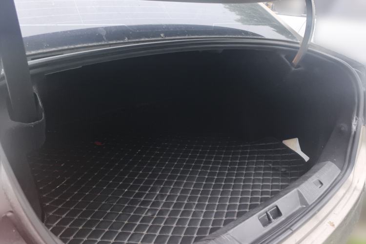 Used Citroen C4L 2015 1.8L Automatic Luxury Edition Trunk