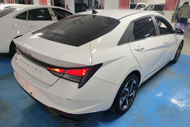Used Hyundai Elantra 2022 1.5L CVT GLX Elite Edition Rear Right 45 Deg