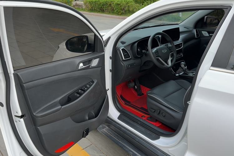 Used Hyundai Tucson 2019 280TGDi Dual-Clutch Two-Wheel Drive Fashion Edition China VI Standard Interior 7