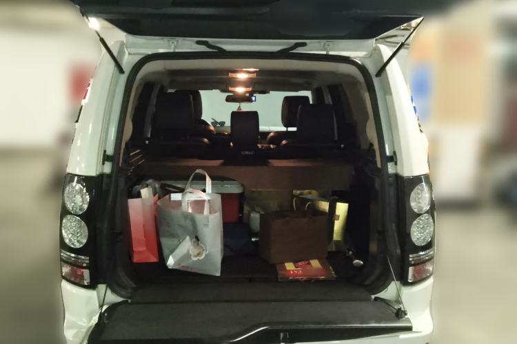 Used Land Rover Discovery 2015 3.0 SC V6 HSE Trunk