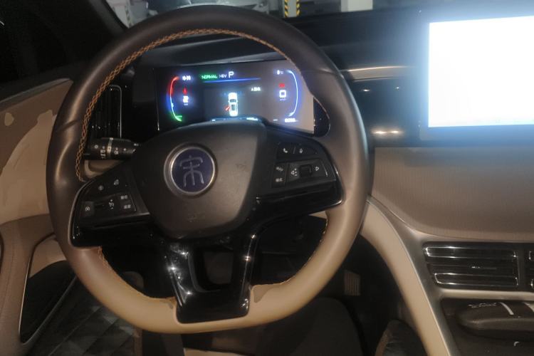 Used BYD Song Pro New Energy 2024 HONOR Edition DM-i 71KM Navigation Model
