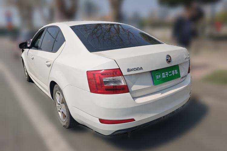 Used Skoda Octavia 2017 Classic Model 1.6L Manual Standard Edition
