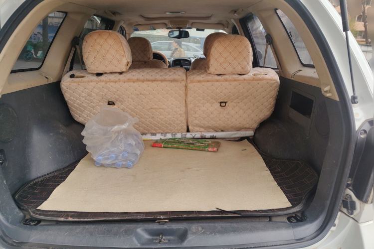 Used Huatai Santa Fe Classic 2012 2.0L Gasoline Manual Two-Wheel Drive with Sunroof Trunk