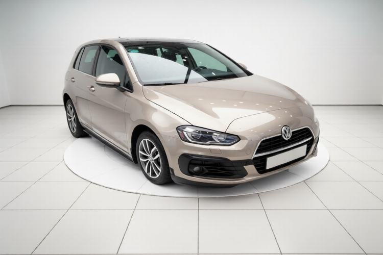 Used Volkswagen Golf 2016 230TSI Automatic Luxury Version Exterior 2