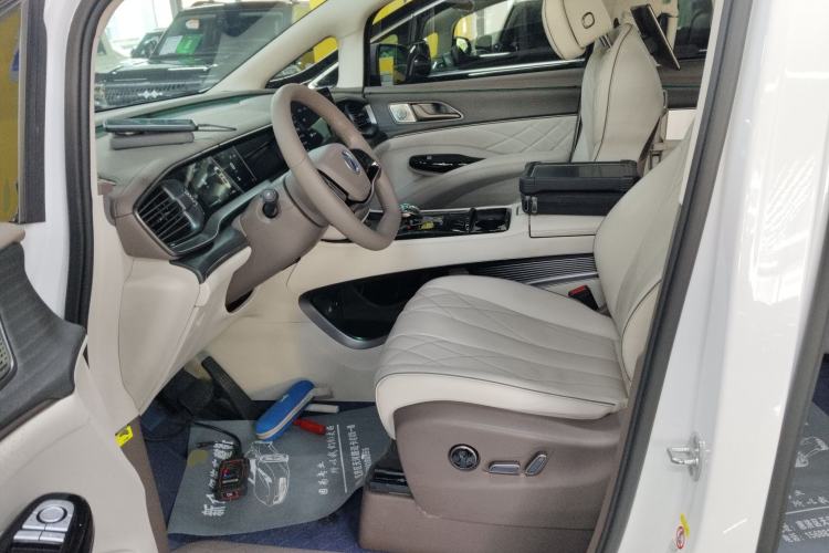 Used Denza D9 2022 DM-i 970 Four-Wheel Drive Flagship Model Left Front Seat