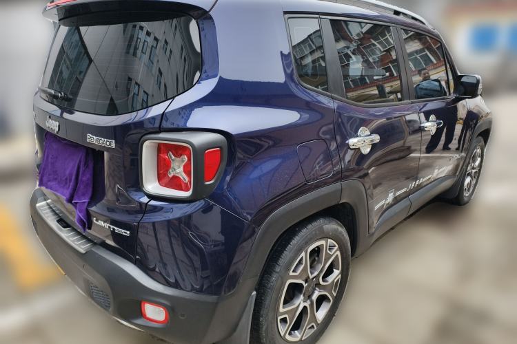 Used Jeep Renegade 2018 Connected Large Screen Version 180T Automatic Smart Version
