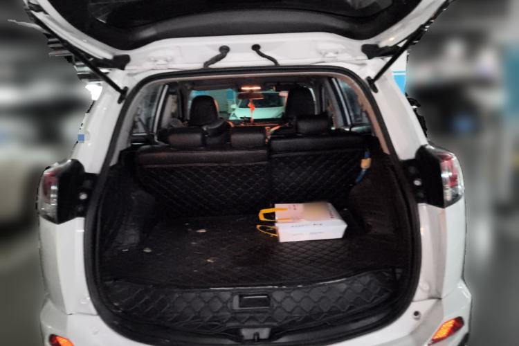 Used Toyota RAV4 2016 2.0L CVT Two-Wheel Drive Fashion Edition China V Standard