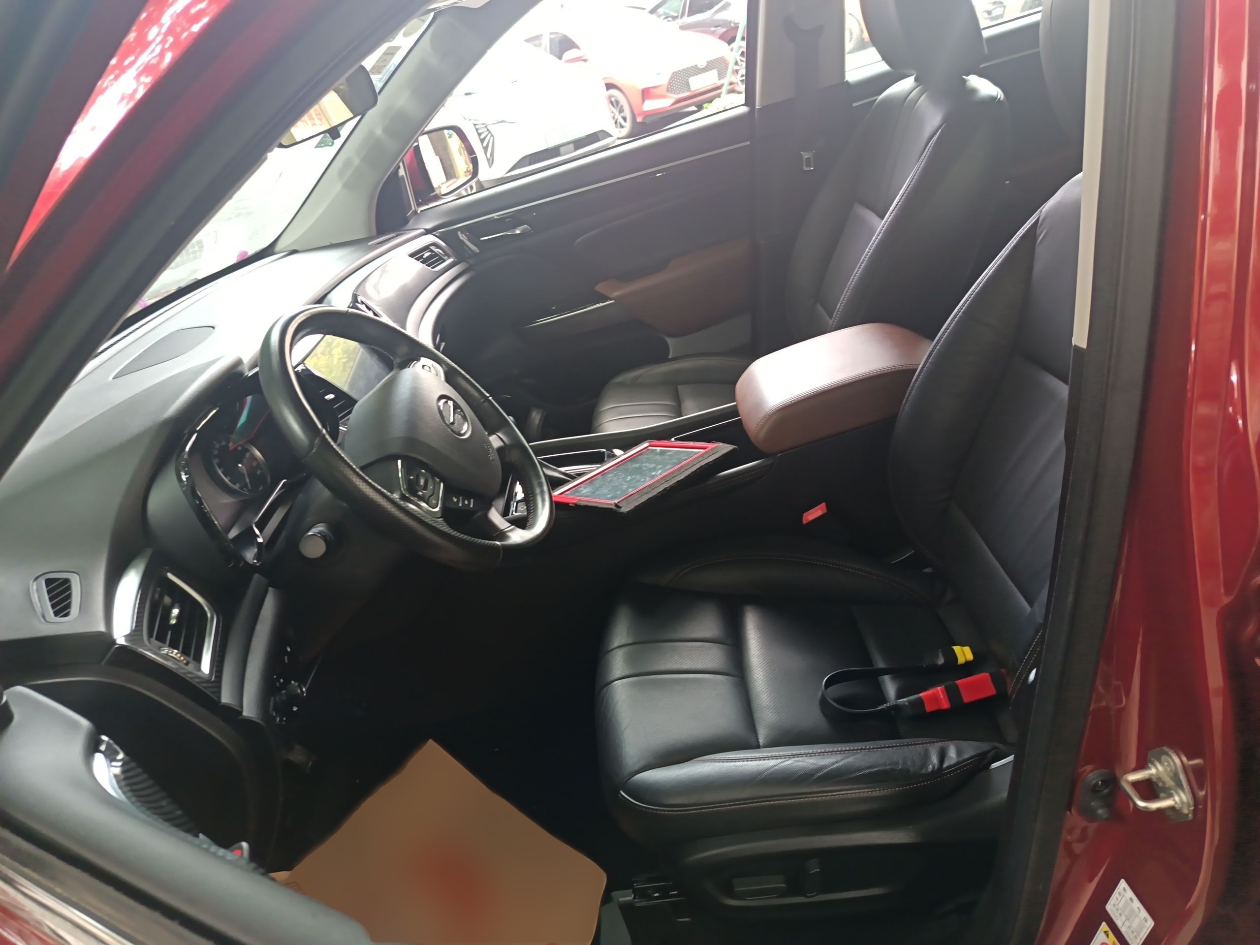 Переднее сиденье в автомобиле