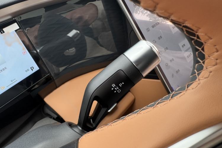 Used Geely Galaxy L7 2025 EM-i 115km Exploration Edition Gear Lever