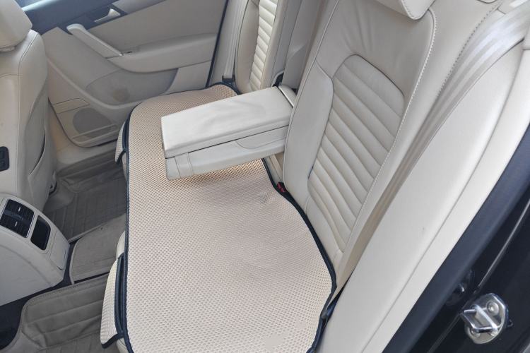 Used Volkswagen Magotan 2012 1.8TSI Luxury Model Left Rear Seat