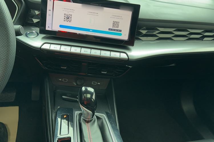 Used MG 5 2022 180 DVVT CVT Youth Flagship Edition Audio And AC Panel