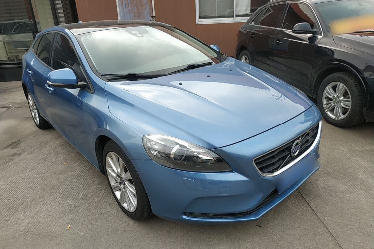 Used Volvo V40 2016 T3 Zhiyi Edition
